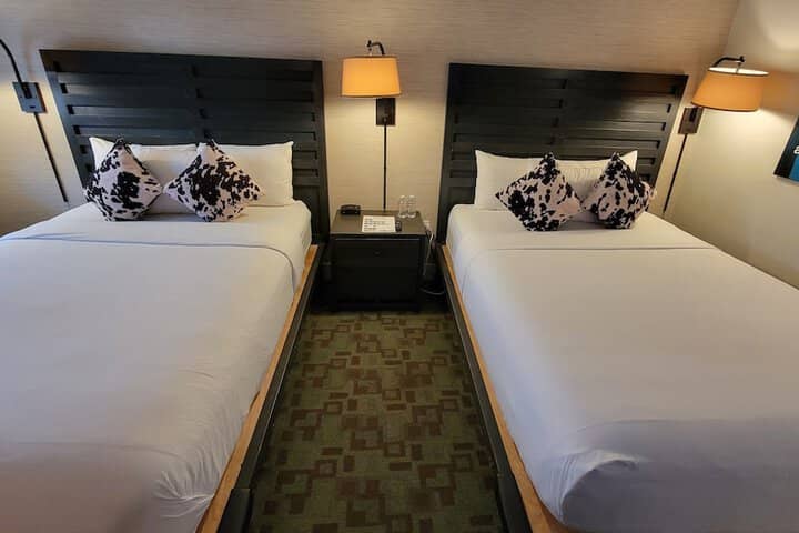 Room 9 of 38