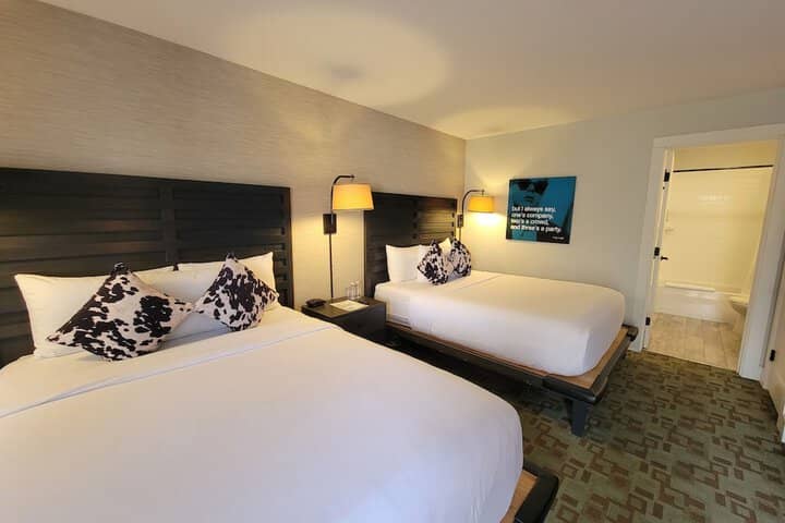 Room 10 of 38