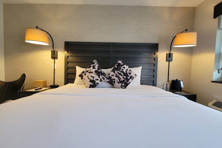 Room 12 of 38